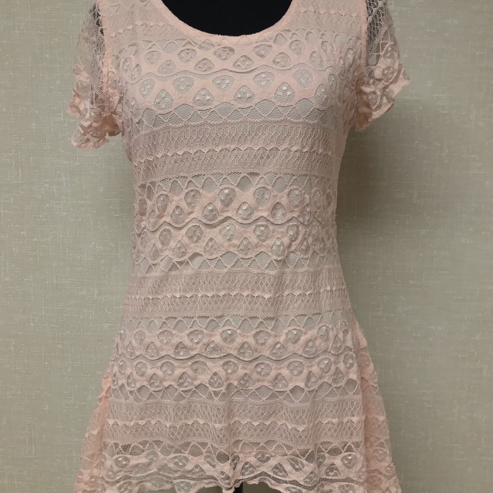 SHANNON FORD NEW YORK  PINK LACY TSHIRT SIZE SMALL